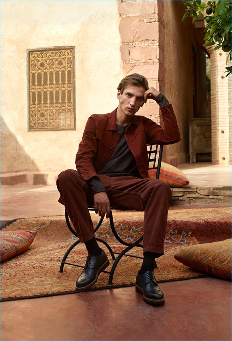 Anatol Modzelewski stars in Gino Rossi's fall-winter 2018 campaign.