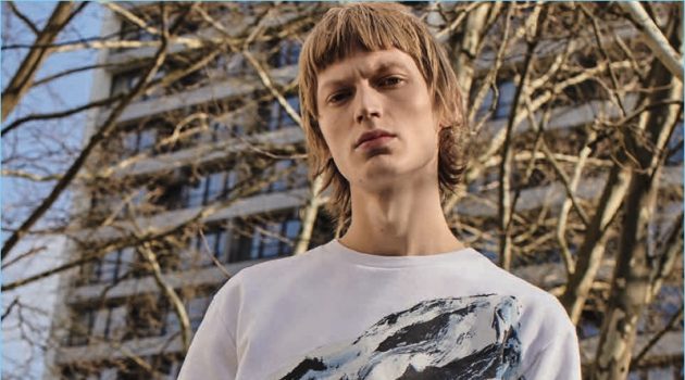 Jonas Glöer & Anwar Hadid Travel to Berlin for HUGO Fall '18 Campaign Jonas Glöer & Anwar Hadid Travel to Berlin for HUGO Fall '18 Campaign