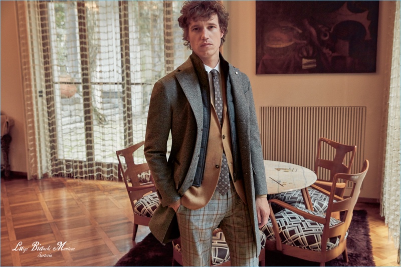 Marçal Taberner wears a dapper look from Luigi Bianchi Mantova's fall-winter 2018 collection.