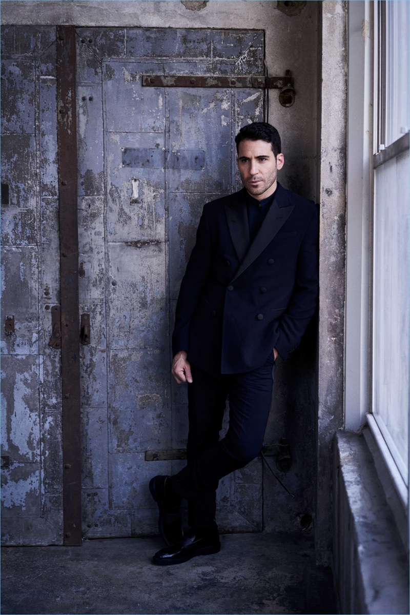 Actor Miguel Angel Silvestre dons a fall-winter 2018 look from BOSS.