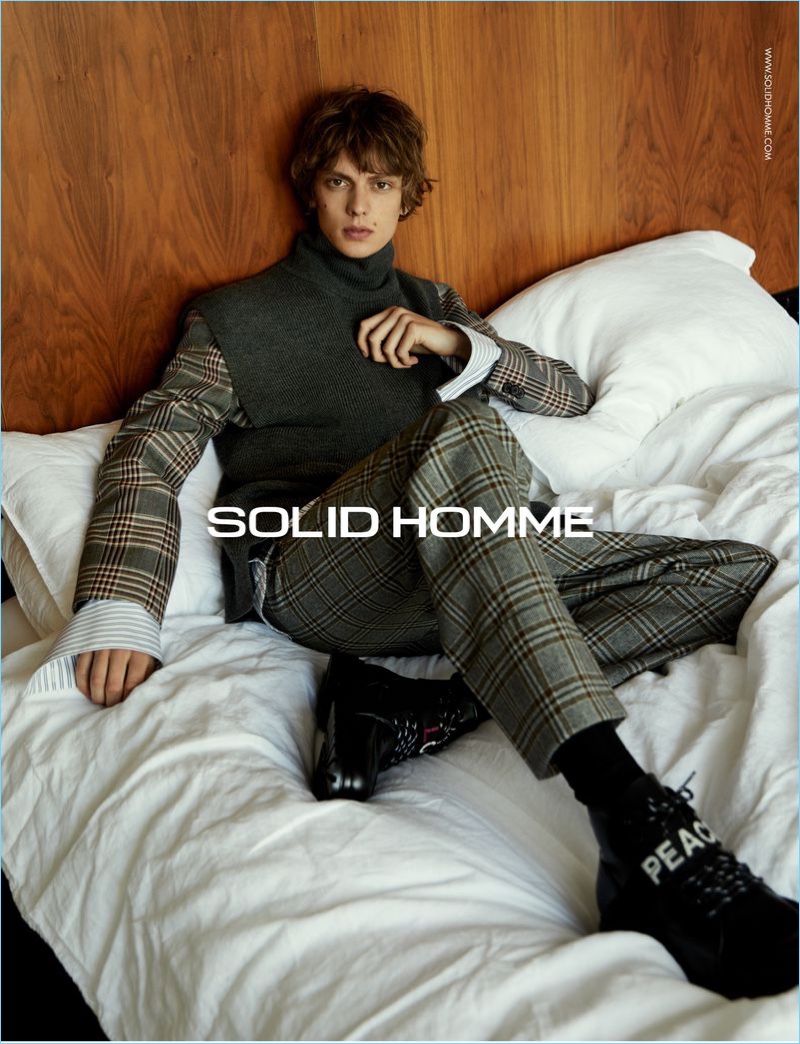 Leon Dame stars in Solid Homme's fall-winter 2018 campaign.