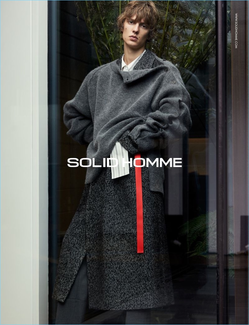 Mel Bles photographs Leon Dame for Solid Homme's fall-winter 2018 campaign.