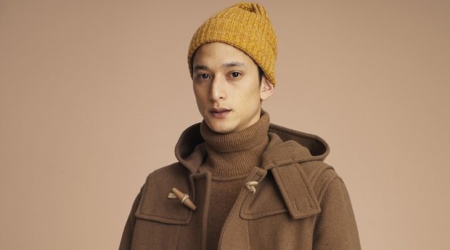 UNIQLO Embraces Rich Autumnal Hues for Fall '18 Collection Embracing brown hues, Hideki Asahina wears a duffle coat and turtleneck sweater from UNIQLO.