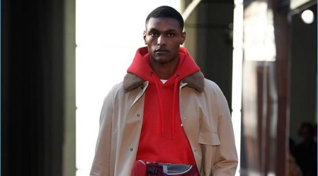 Riccardo Tisci Makes Burberry Debut with Spring '19 Collection Riccardo Tisci Makes Burberry Debut with Spring '19 Collection