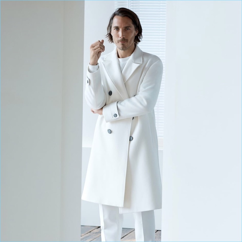 Sporting winter white, Guillaume Macé appears in an editorial for Zara. » All-Time Man: Guillaume Macé Models Monochromatic Fashions for Zara Sporting winter white, Guillaume Macé appears in an editorial for Zara.