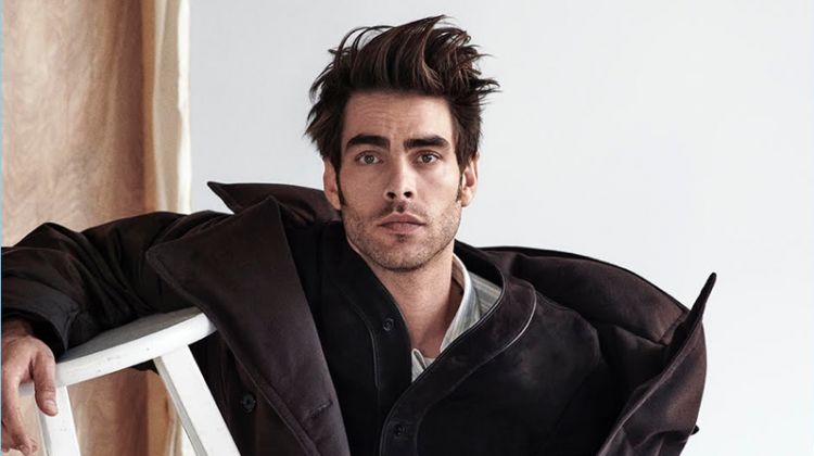 Jon Kortajarena graces the pages of GQ Portugal.