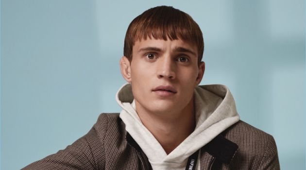 Julian Schneyder Rocks Smart & Sporty Styles from Primark Front and center, Julian Schneyder wears fall essentials such as corduroy pants for Primark.