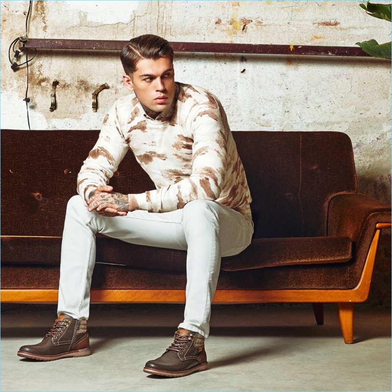 Stephen James fronts Refresh Shoes' fall-winter 2018 campaign.