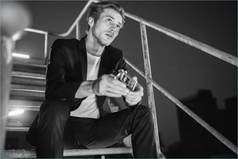 Jules Raynal stars in the fragrance campaign of s.Oliver Black Label.