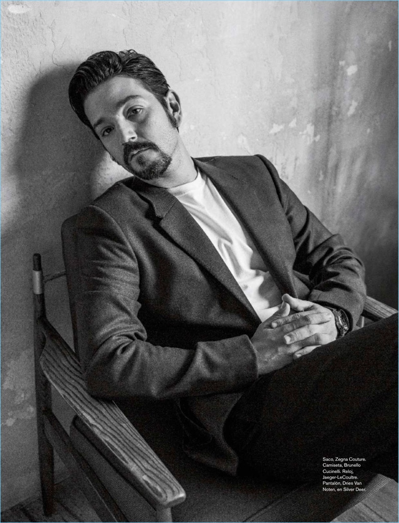 Actor Diego Luna dons an Ermenegildo Zegna Couture jacket, Brunello Cucinelli t-shirt, Jaeger-LeCoultre watch, and Dries Van Noten pants. » Diego Luna Covers Life & Style México, Talks Activism Actor Diego Luna dons an Ermenegildo Zegna Couture jacket, Brunello Cucinelli t-shirt, Jaeger-LeCoultre watch, and Dries Van Noten pants.