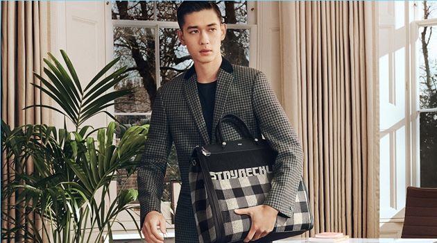 Keisuke Asano Joins the Furla Society Keisuke Asano takes hold of Furla's Mercurio Tartan bag for its fall-winter 2018 campaign.