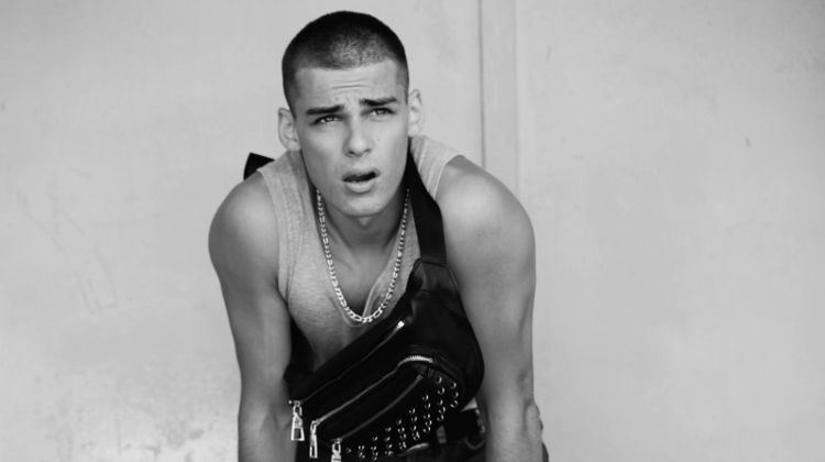 Gabriel Alcaide in ‘Forever Young’