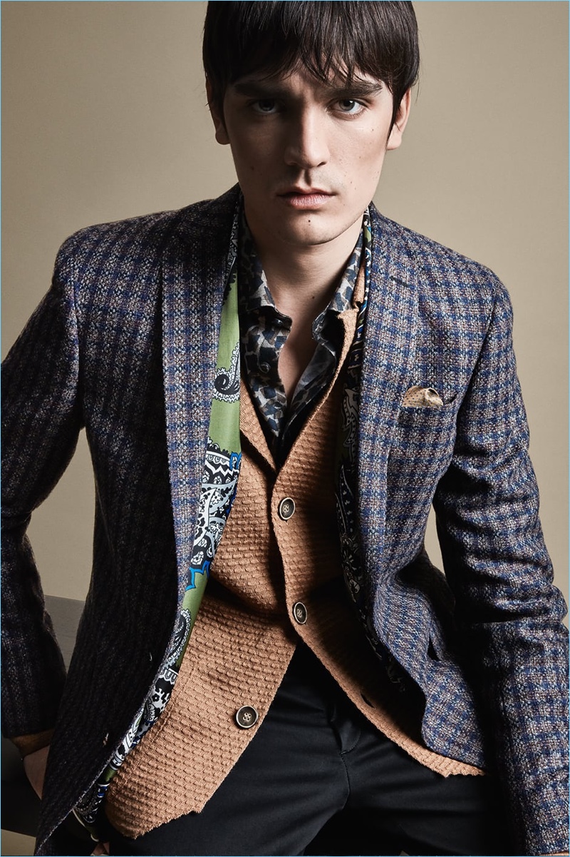 Alain-Fabien Delon reunites with SAND Copenhagen for its fall-winter 2018 campaign. » Alain-Fabien Delon & Jakob Wiechmann Suit Up for SAND Fall '18 Campaign Alain-Fabien Delon reunites with SAND Copenhagen for its fall-winter 2018 campaign.