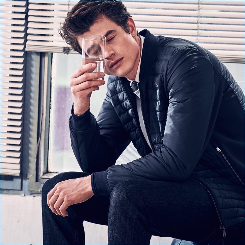 Sporting a quilted bomber, Luc van Geffen connects with s.Oliver Black Label for fall-winter 2018.