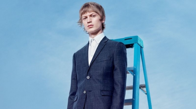 Jonas Glöer stars in Calvin Klein's fall-winter 2018 men's campaign.