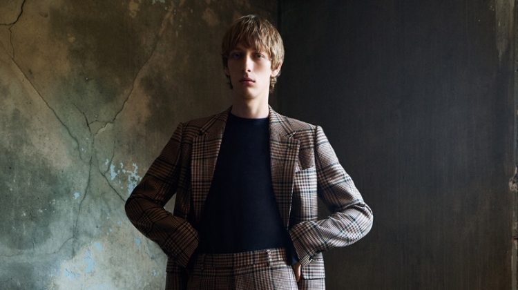 Josef Ptáček Rocks Power Tailoring for L’Obs Magazine