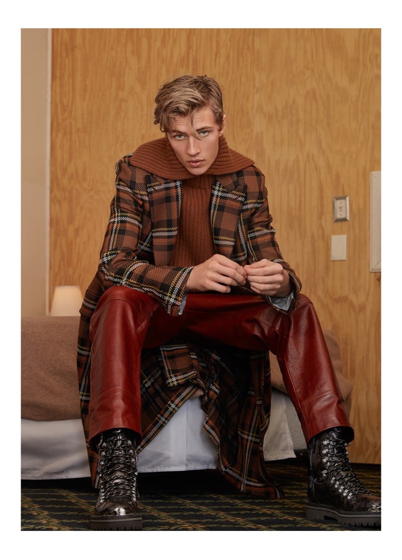 Lucky Blue Smith 2018 Vogue Man Arabia 003