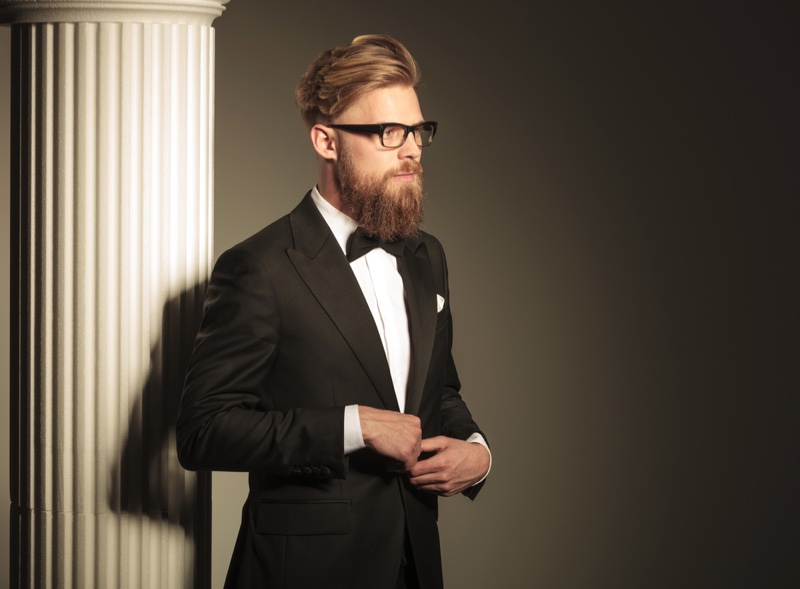 Wear a bow tie for a modern 1920s look. Photo: Deposit Photos