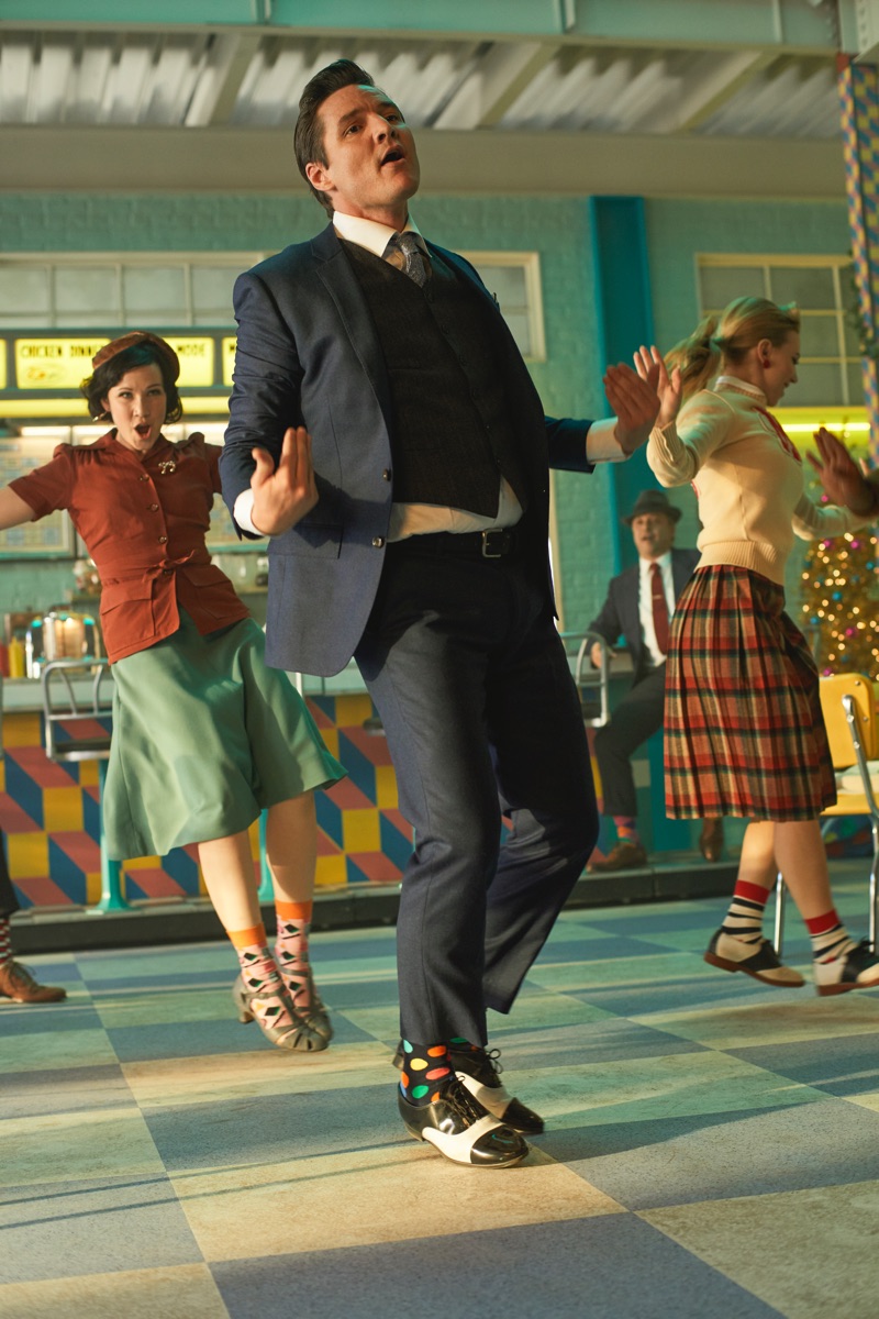 Pedro Pascal performs a dance number for Happy Socks' holiday 2018 campaign. » Pedro Pascal Performs Dance Number for Happy Socks Holiday '18 Campaign Pedro Pascal performs a dance number for Happy Socks' holiday 2018 campaign.