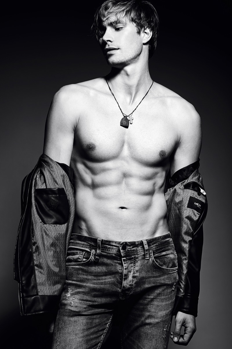 Ensure your photos are professionally edited to enhance natural features and present the most polished version of yourself. » How to Create a Jaw-Dropping Male Model Portfolio Ensure your photos are professionally edited to enhance natural features and present the most polished version of yourself.