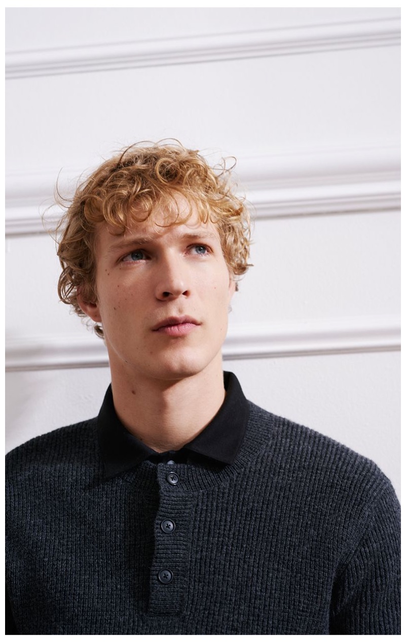 Sven de Vries dons a Club Monaco plaited henley sweater.