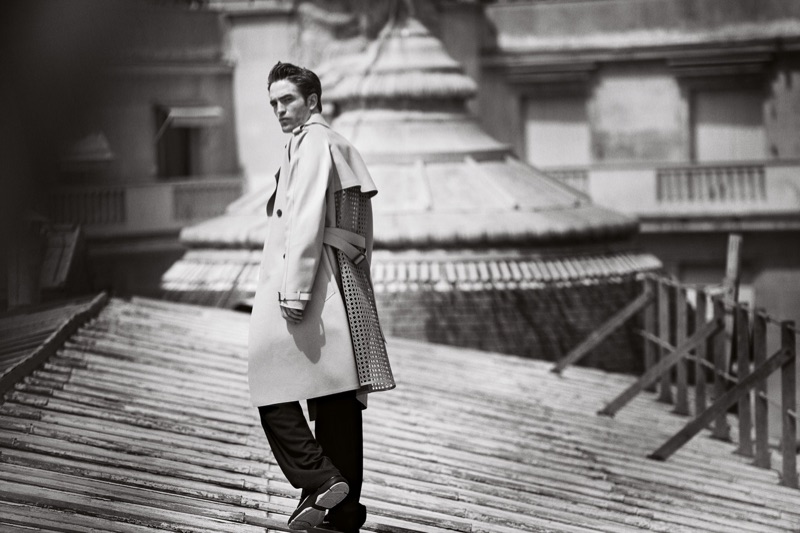 A sleek vision, Robert Pattinson fronts Dior Men's spring-summer 2019 campaign.