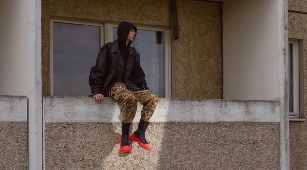 Raf Simons Collaborates with Adidas on the RS Detroit High Belgian designer Raf Simons collaborates with Adidas to create the RS Detroit High sneaker.