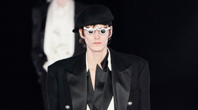 Balmain Goes Dark for Dramatic Fall '19 Collection Balmain Goes Dark for Dramatic Fall '19 Collection