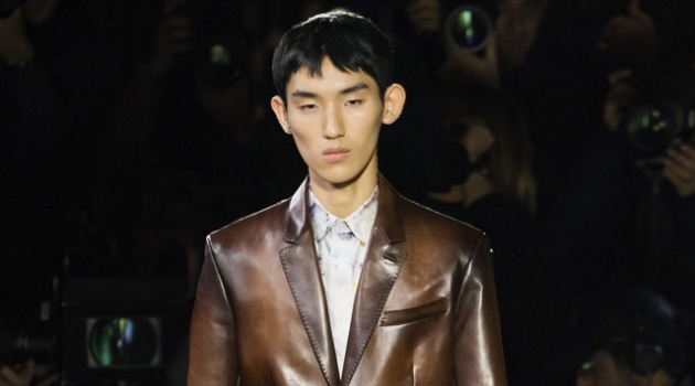 Kris Van Assche Celebrates Berluti Craftsmanship with Fall '19 Collection Kris Van Assche Celebrates Berluti Craftsmanship with Fall '19 Collection