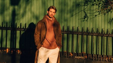 Joe Alwyn 2019 Mr Porter 007