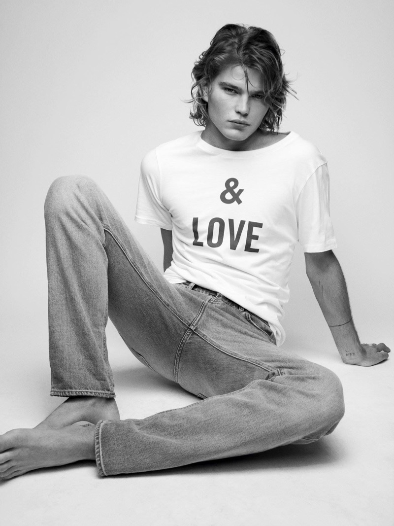 Rocking a graphic tee, Jordan Barrett stars in Zadig & Voltaire's spring-summer 2019 lookbook.