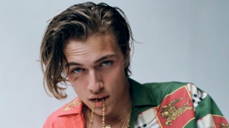 Lucky Blue Smith Channels 90s Style for L’Officiel Hommes Brasil