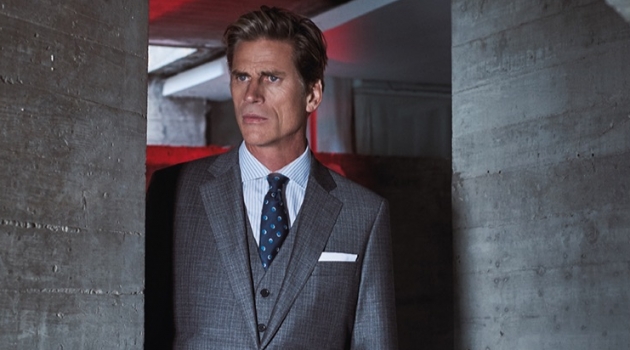 Mark Vanderloo Suits Up for Código Único Mark Vanderloo Suits Up for Código Único