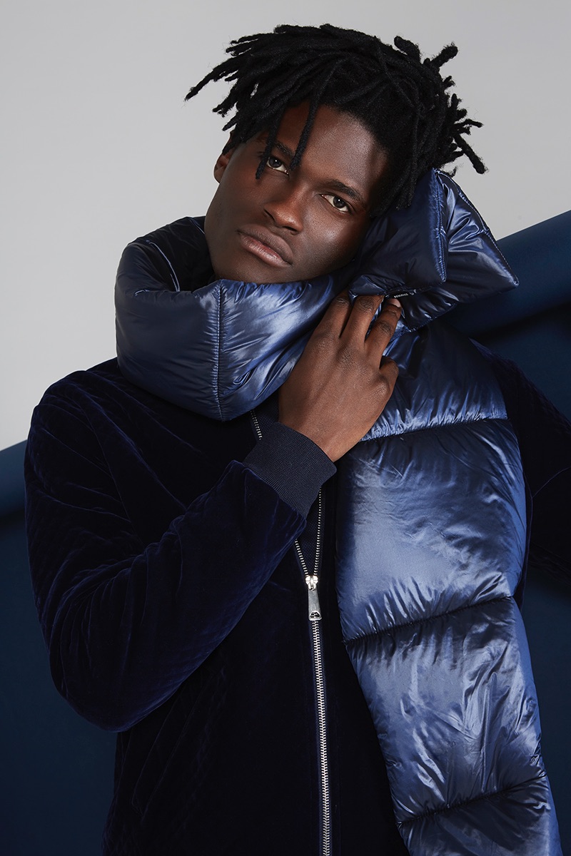 Monochrome 2019 Fashionisto Exclusive 003 Jason wears jacket Zara and scarf Reserved.