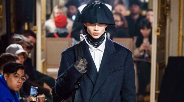 Raf Simons Goes Minimal for Fall '19 Collection Raf Simons Goes Minimal for Fall '19 Collection