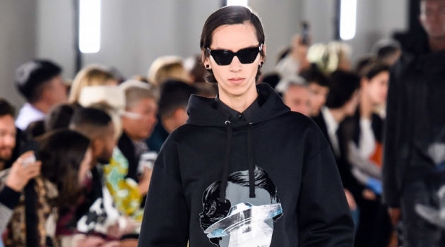Valentino Delivers Spacey Style with Fall '19 Collection Valentino Delivers Spacey Style with Fall '19 Collection