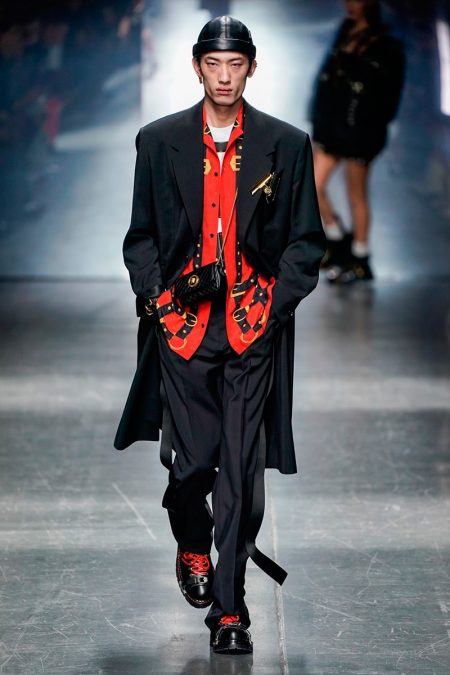 Versace Fall Winter 2019 Mens Collection 008