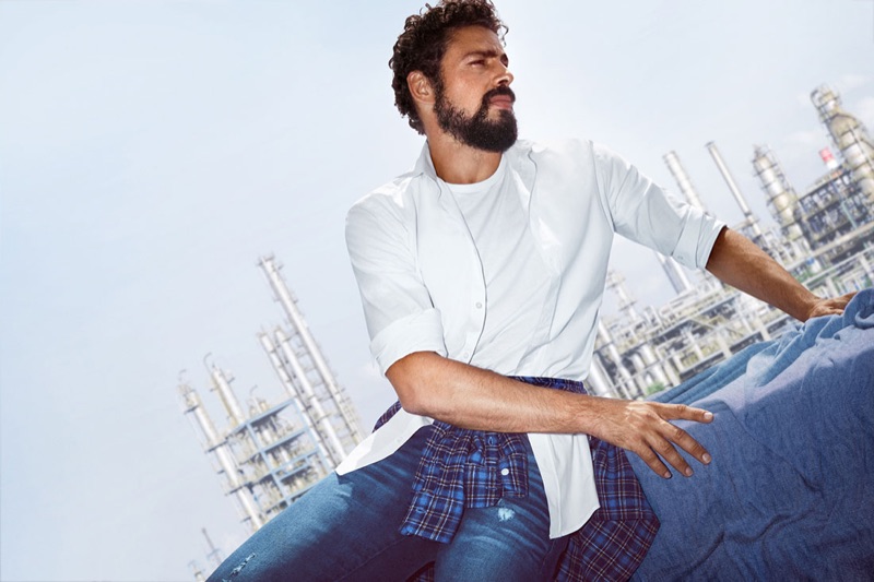 Actor Cauã Reymond appears in Colcci's fall-winter 2019 denim campaign.