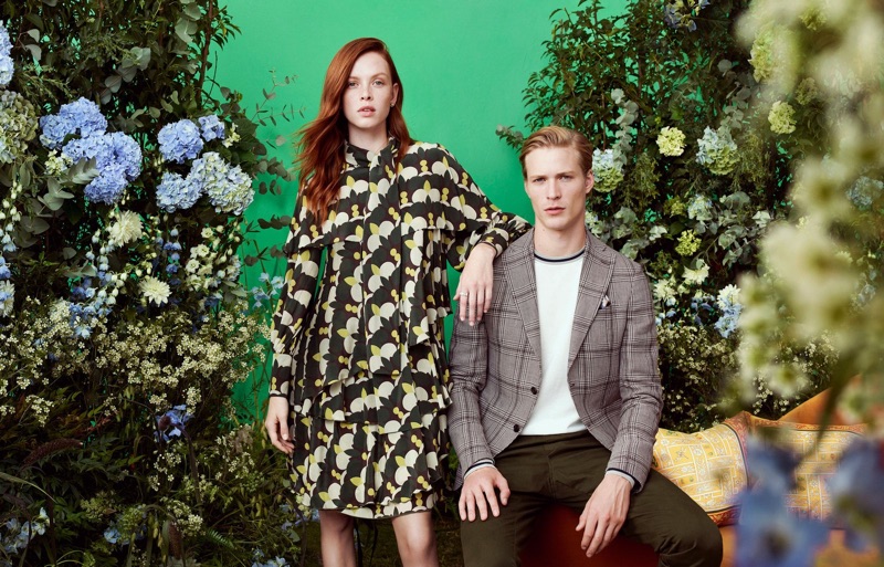 Models Dani Witt and Sven de Vries come together for Daks' spring-summer 2019 campaign.