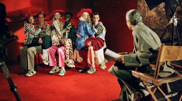 Gucci Goes Old Hollywood for Spring '19 Campaign Alexis Sundman, Delphi Mcnicol, Emmanuel Adjaye, Unia Pakhomova, and William Valente front Gucci's spring-summer 2019 campaign.