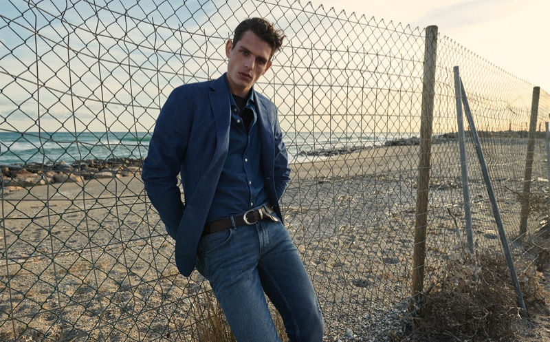 Embracing shades of blue, Pau Ramis wears Massimo Dutti.