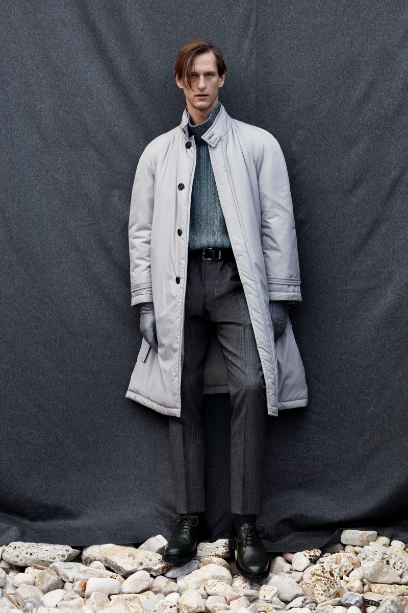 Donning shades of grey, Rogier Bosschaart is pictured in a pre-fall 2019 look by Salvatore Ferragamo.