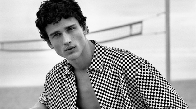 Simon Nessman Embraces Beach Vibes for Sandro Spring '19 Campaign Simon Nessman fronts Sandro's spring-summer 2019 campaign.