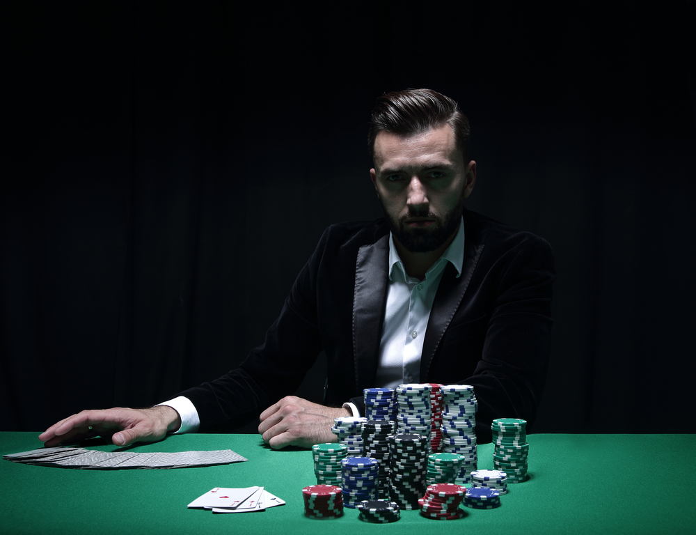 What to Wear at the Poker Table? The Fashionisto