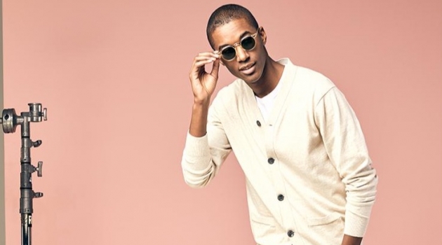 Claudio Monteiro Dons Pink Valentine's Day Styles by Todd Snyder Embracing a smart look, Claudio Monteiro wears a Todd Snyder non-slub champion tee and 5-pocket garment-dyed stretch twill pink pants.