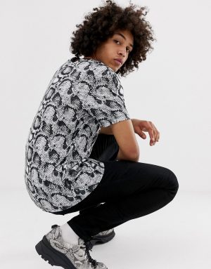 ASOS DESIGN relaxed t-shirt in snakeskin print - Multi ASOS DESIGN relaxed t-shirt in snakeskin print - Multi