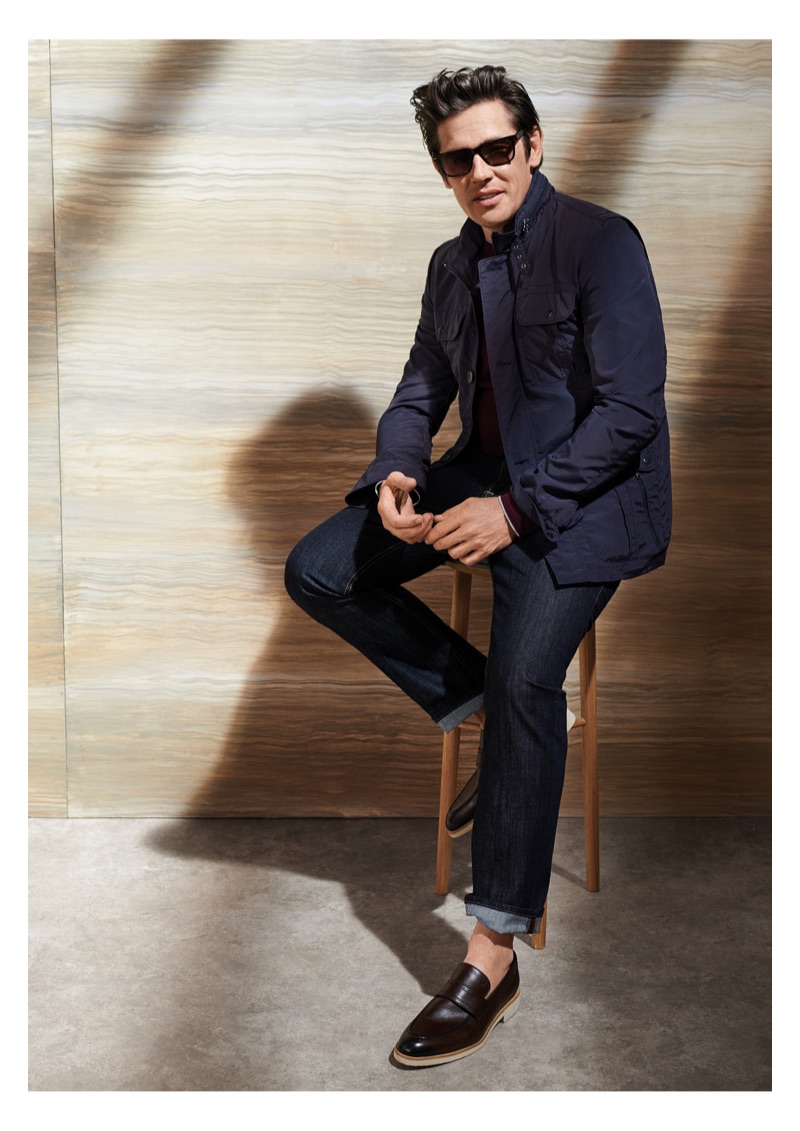 Striking, Werner Schreyer sports Carl Gross Black Line.