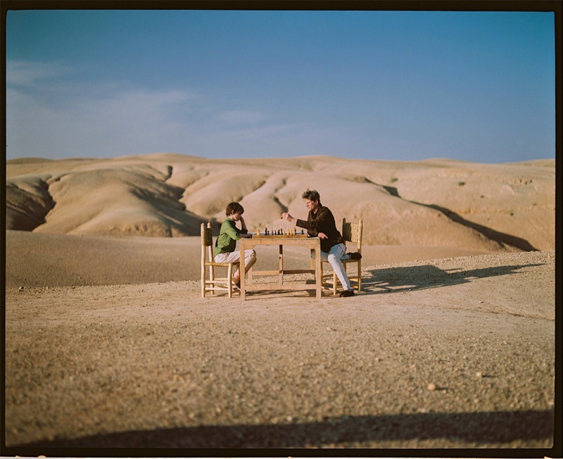 Playing chess, Mark Vanderloo and his son stars in a story for Massimo Dutti.