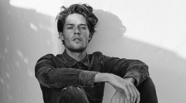 Cesar Casier Rocks Denim for Replay Spring '19 Campaign Cesar Casier stars in Replay's spring-summer 2019 campaign.