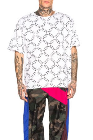 Valentino Printed Tee in Abstract,White. - size L (also in M,S,XL) Valentino Printed Tee in Abstract,White. - size L (also in M,S,XL)